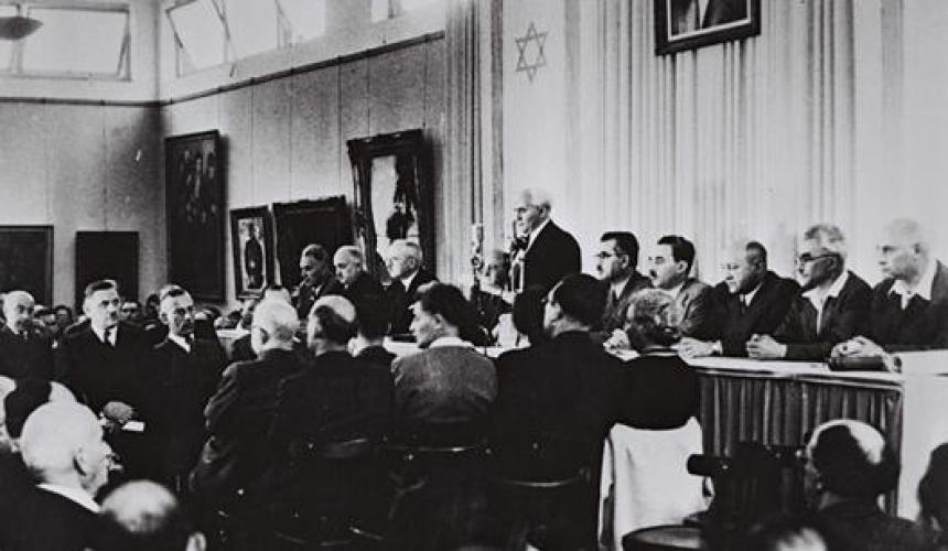 Ben Gurion läser upp Israels självständighetsförklaring 1948