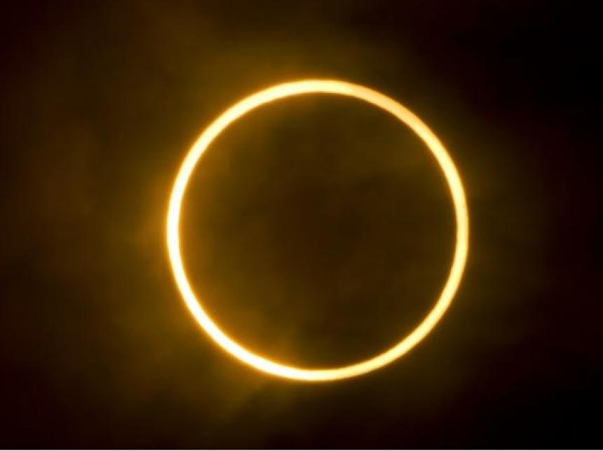 https://www.apg29.nu/bild/ring-of-fire-6799.jpg - Eldring p himlen  Frsamlingens brllopsring